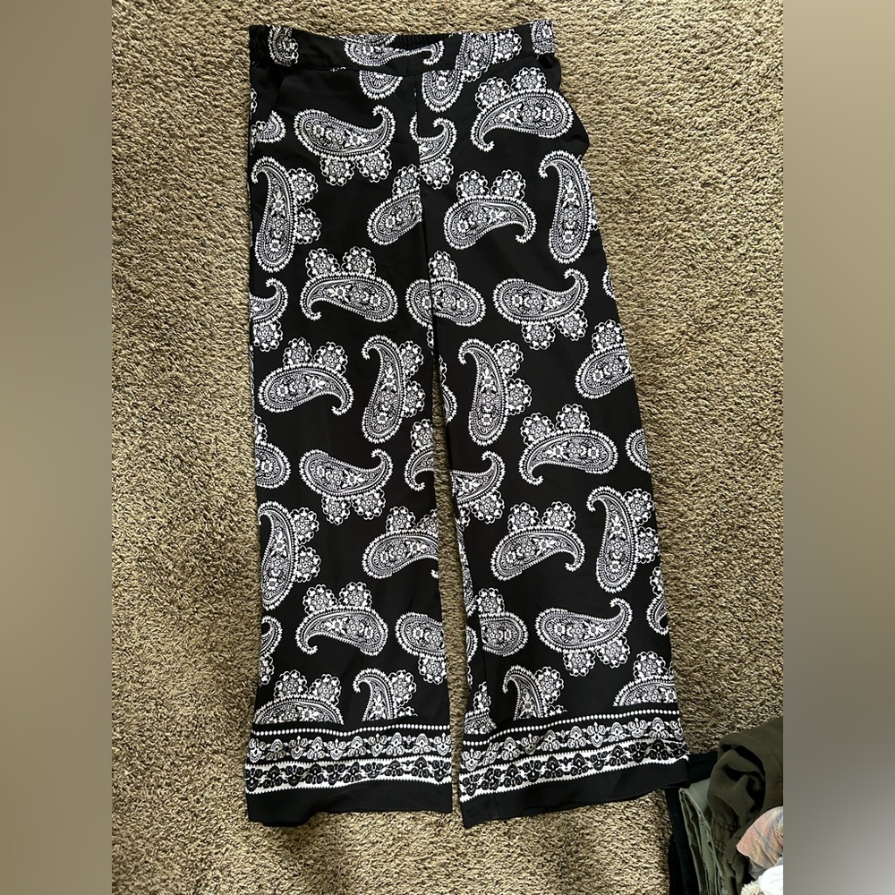 New York & Company Black and White Floral Pants